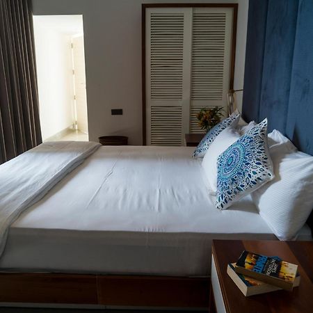 Four Petals Inn كولمبو المظهر الخارجي الصورة