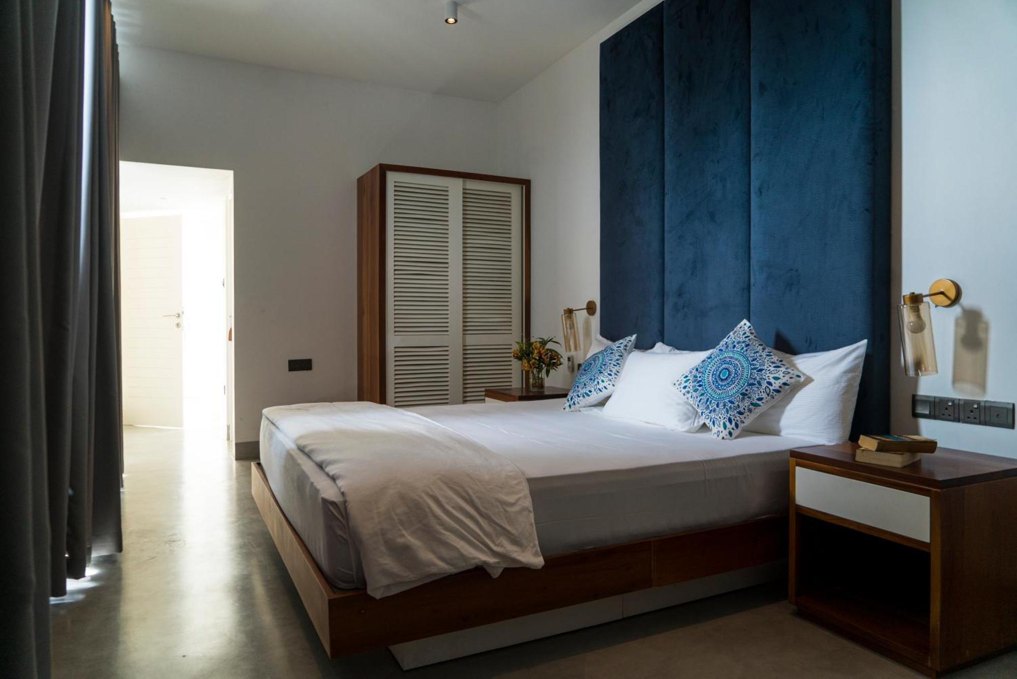 Four Petals Inn كولمبو المظهر الخارجي الصورة