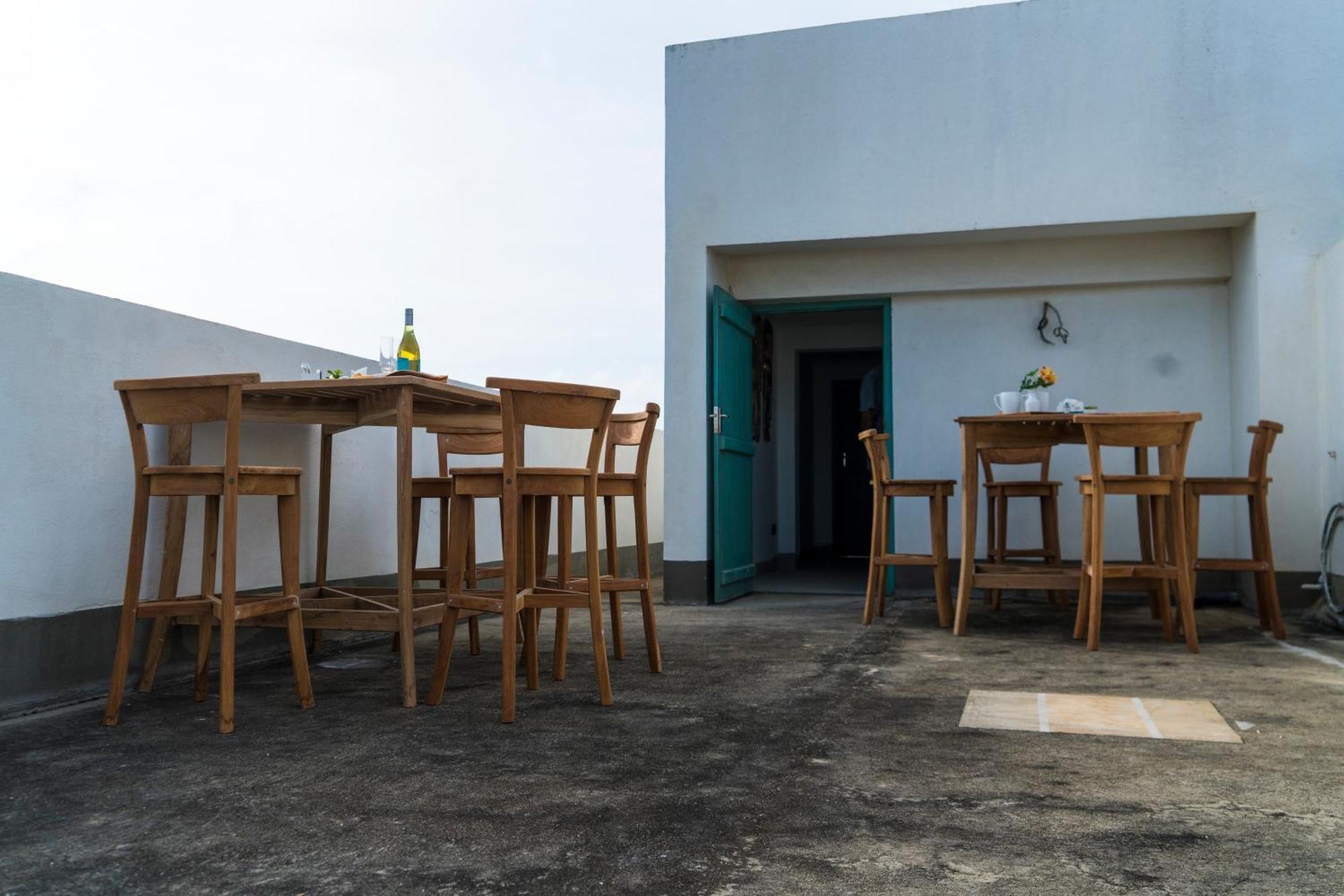 Four Petals Inn كولمبو المظهر الخارجي الصورة