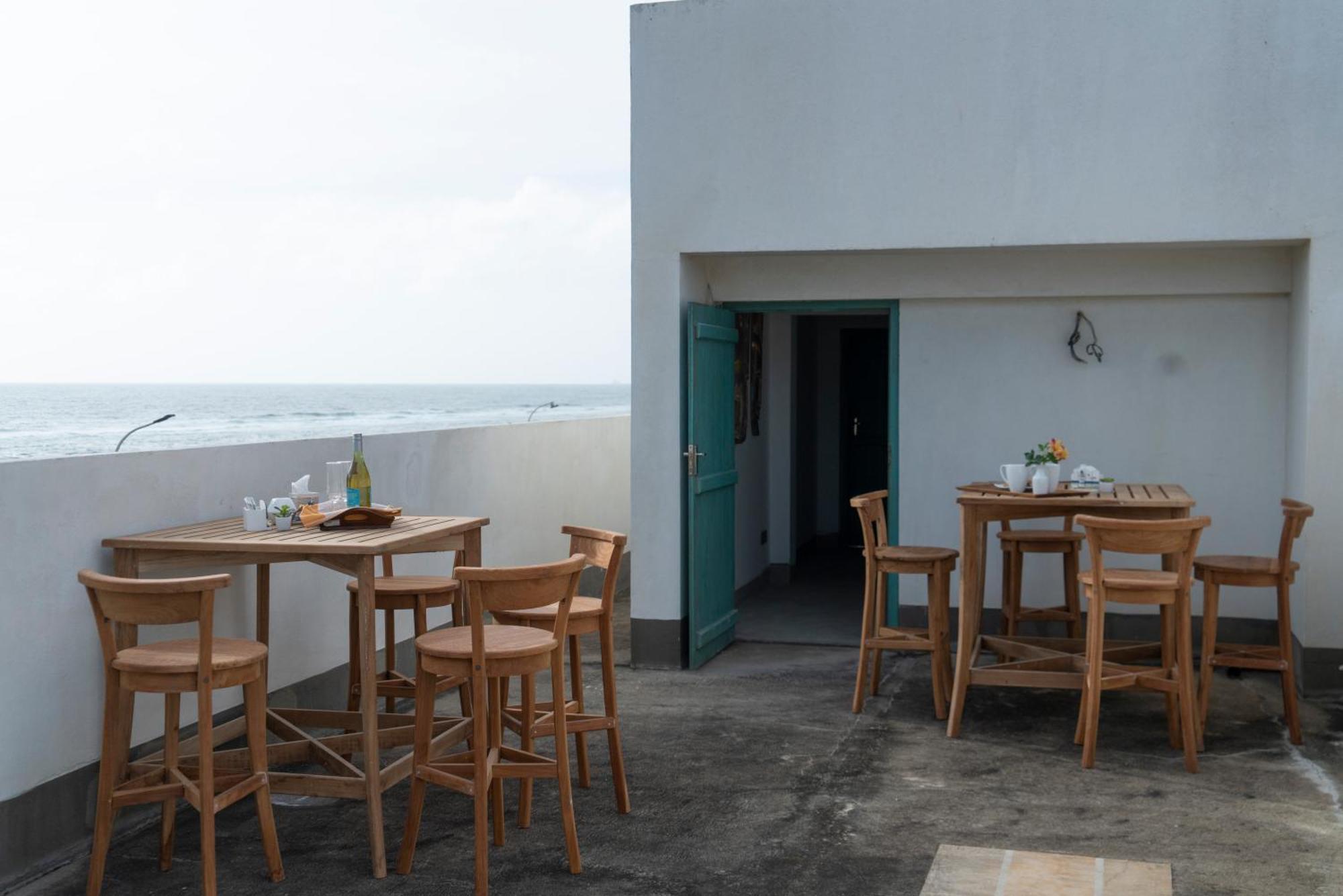 Four Petals Inn كولمبو المظهر الخارجي الصورة