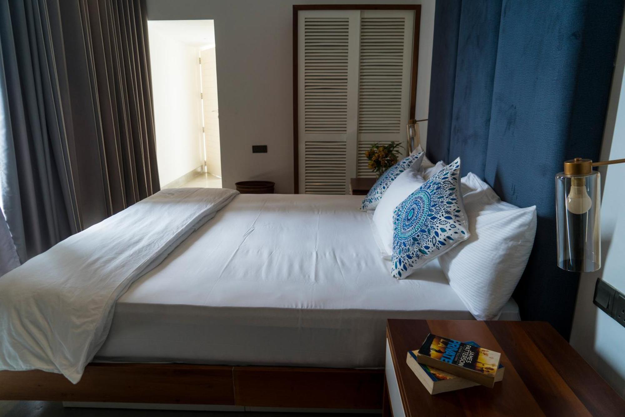 Four Petals Inn كولمبو المظهر الخارجي الصورة