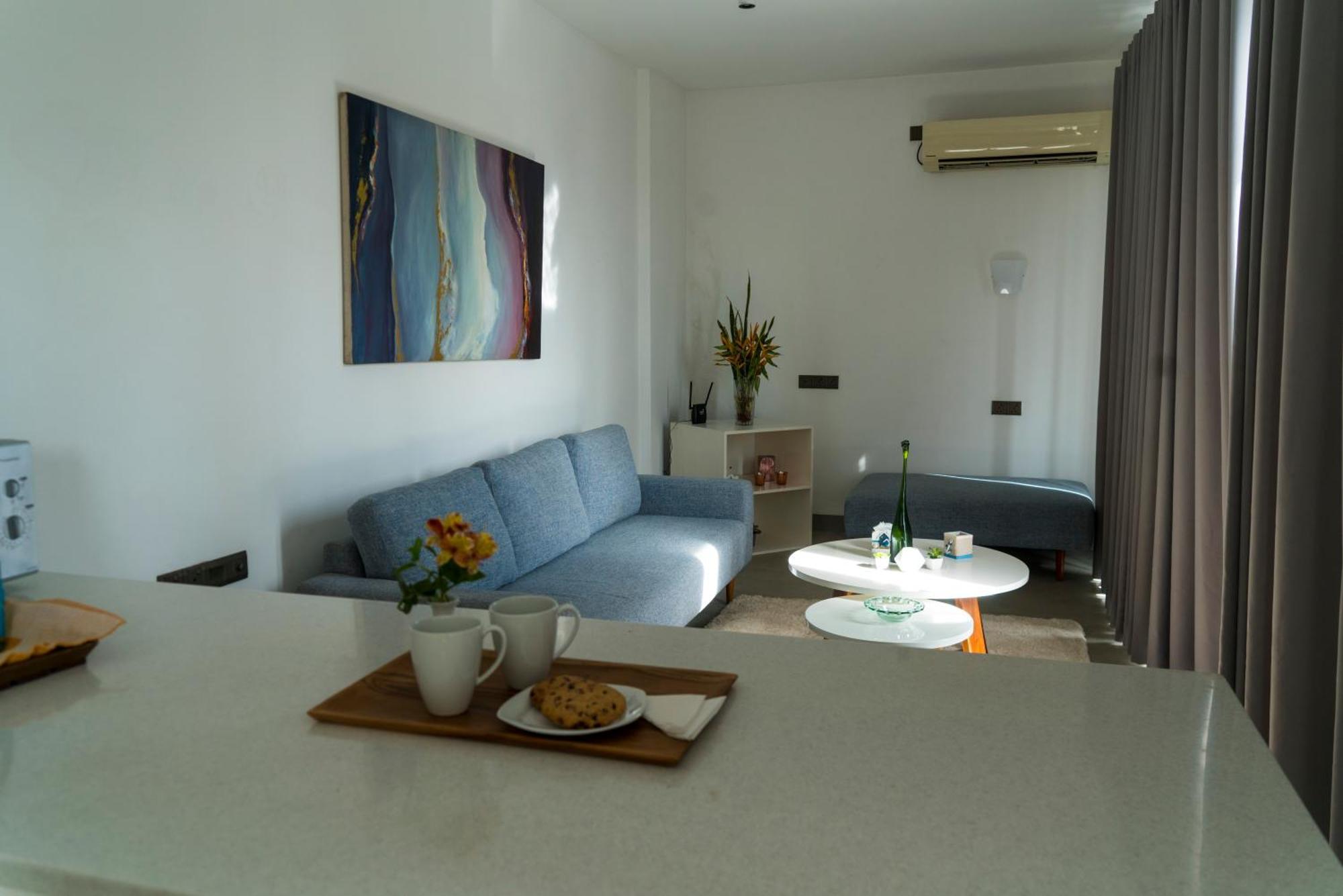 Four Petals Inn كولمبو المظهر الخارجي الصورة