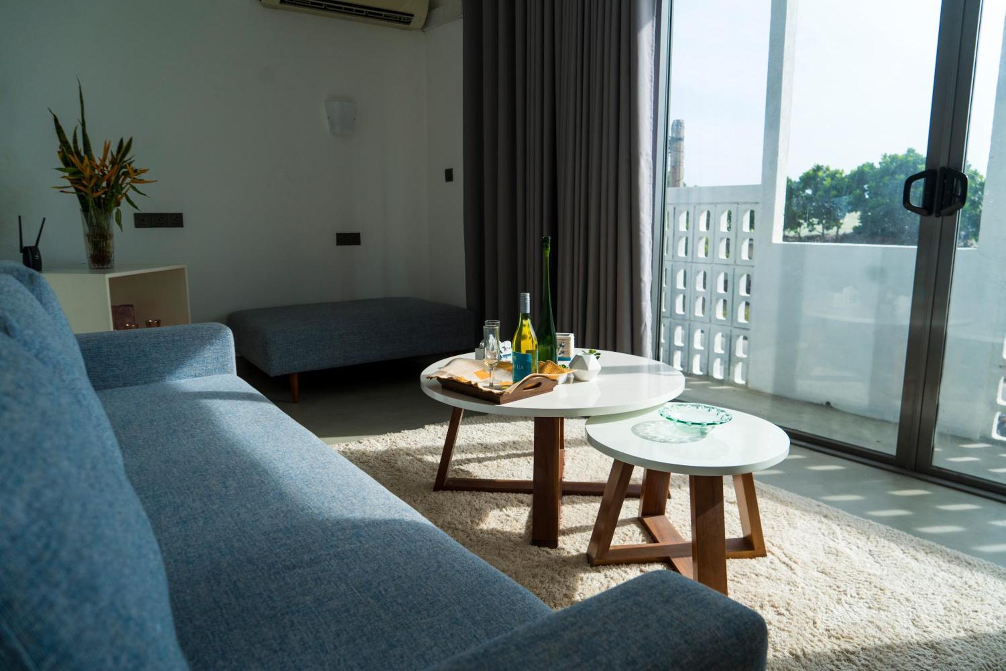 Four Petals Inn كولمبو المظهر الخارجي الصورة