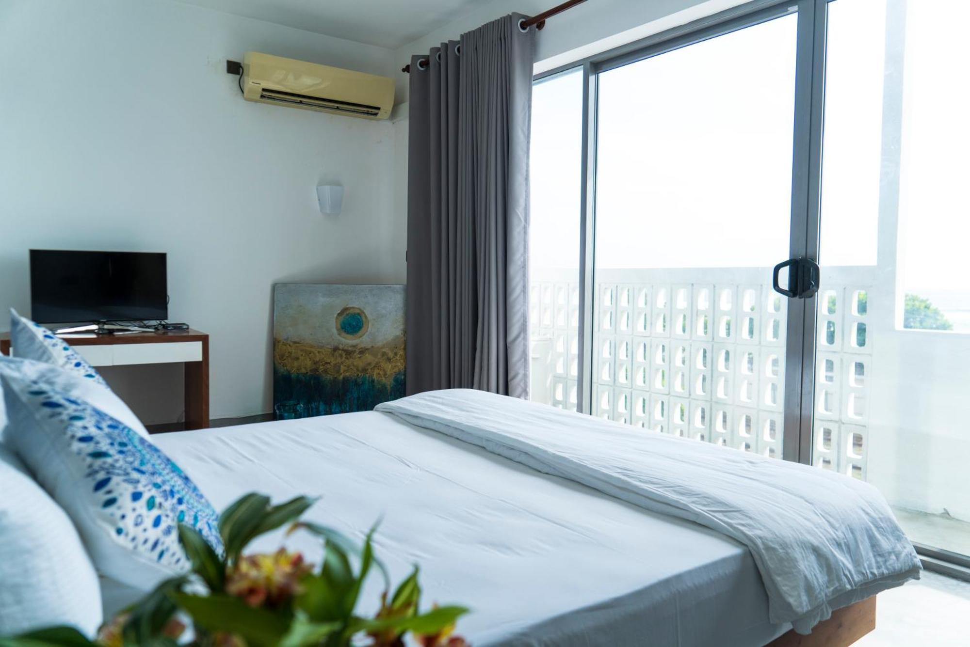 Four Petals Inn كولمبو المظهر الخارجي الصورة