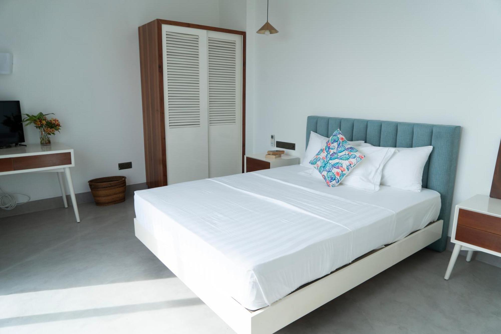 Four Petals Inn كولمبو المظهر الخارجي الصورة
