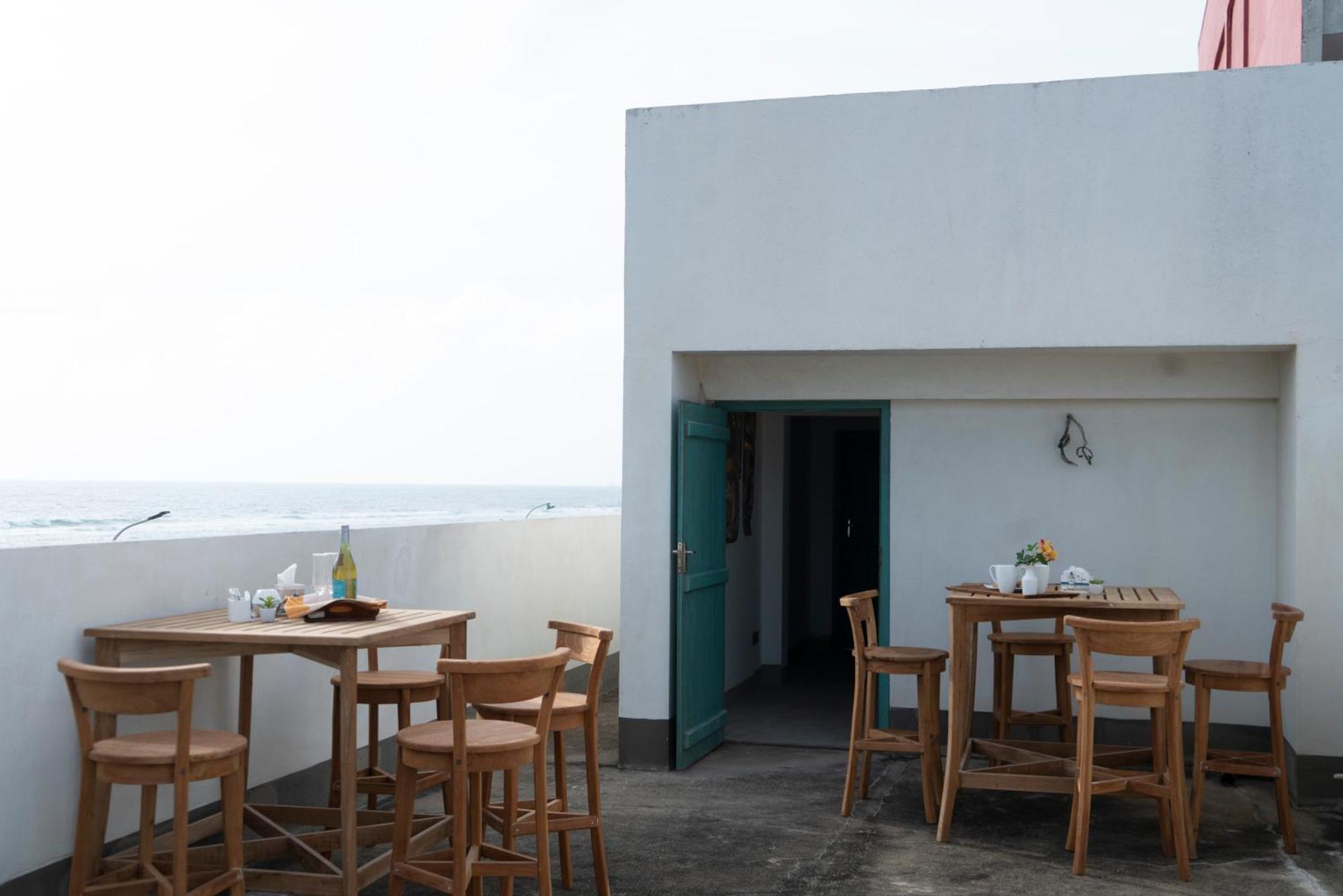 Four Petals Inn كولمبو المظهر الخارجي الصورة