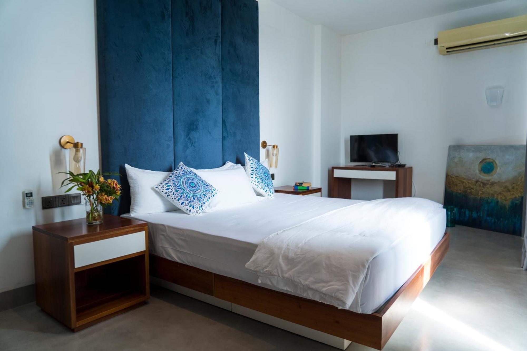 Four Petals Inn كولمبو المظهر الخارجي الصورة