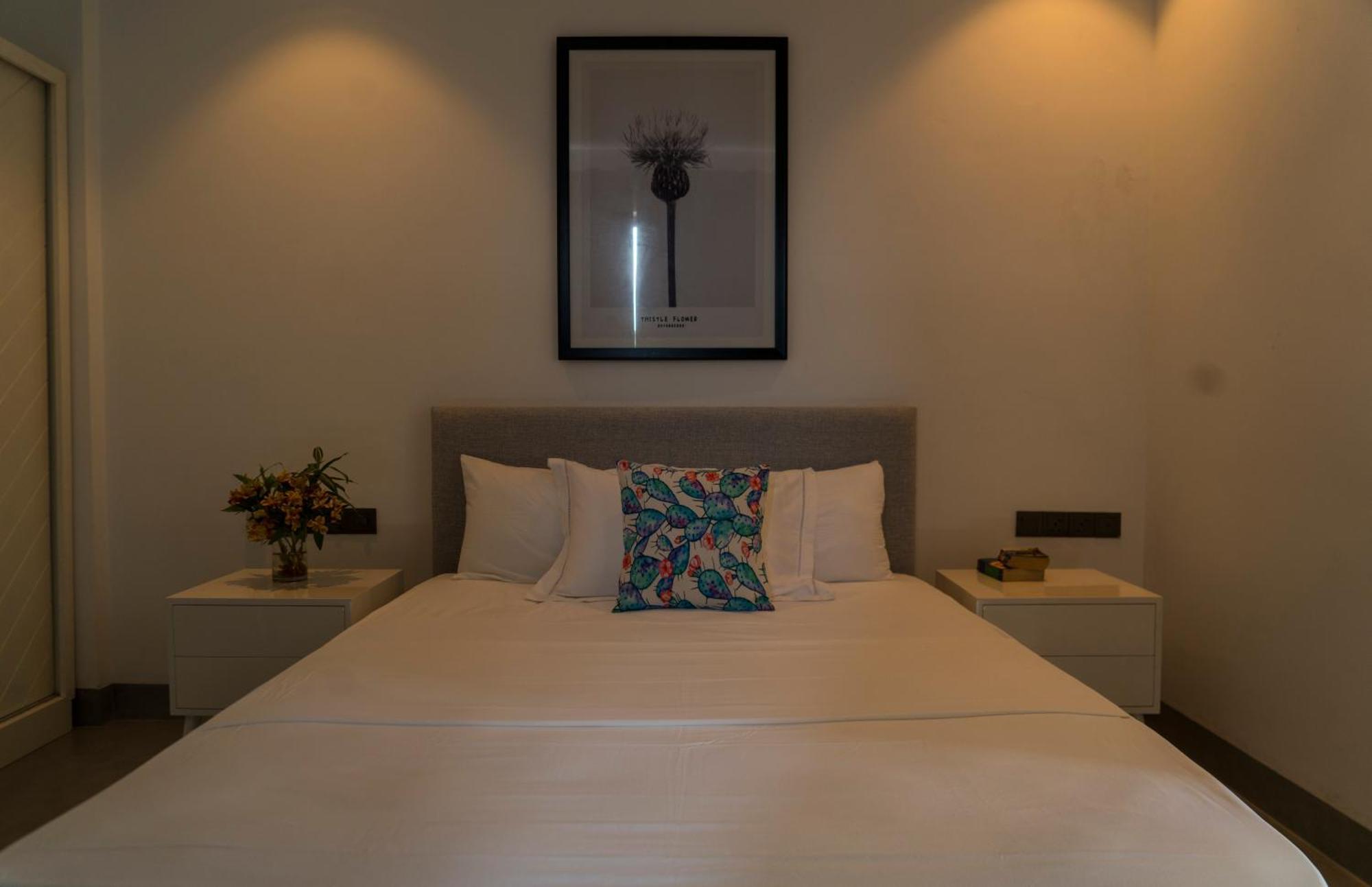 Four Petals Inn كولمبو المظهر الخارجي الصورة