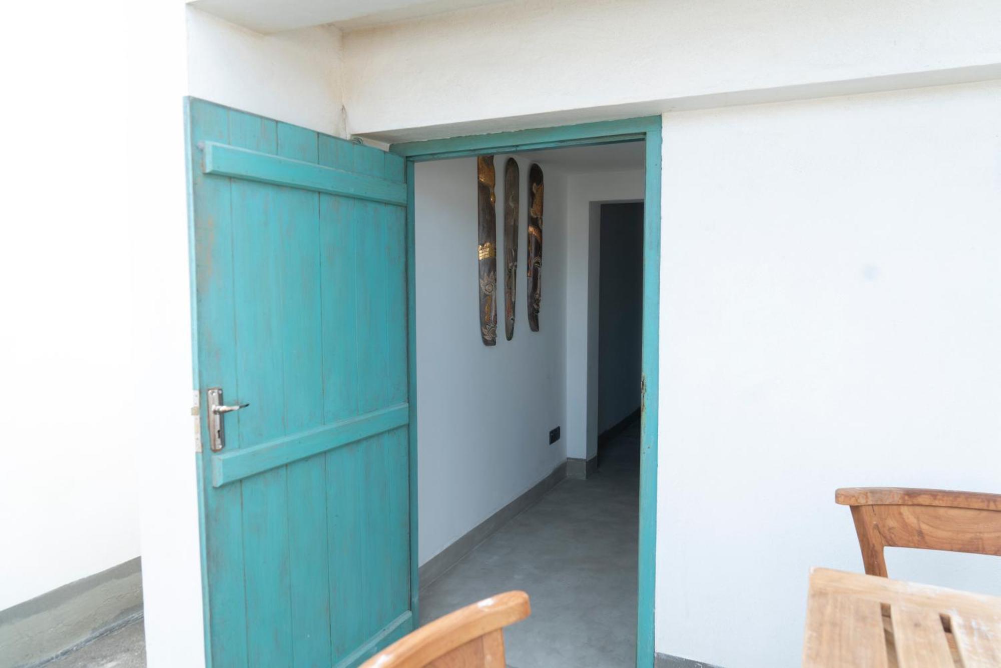 Four Petals Inn كولمبو المظهر الخارجي الصورة