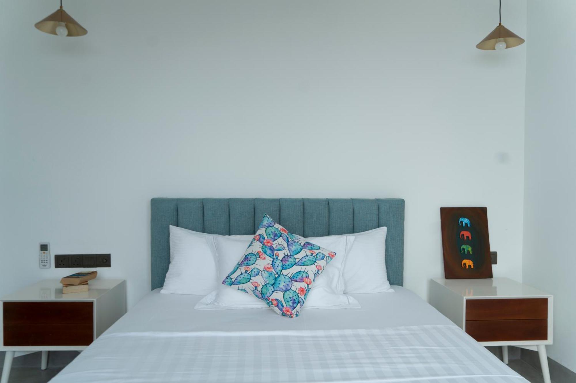 Four Petals Inn كولمبو المظهر الخارجي الصورة